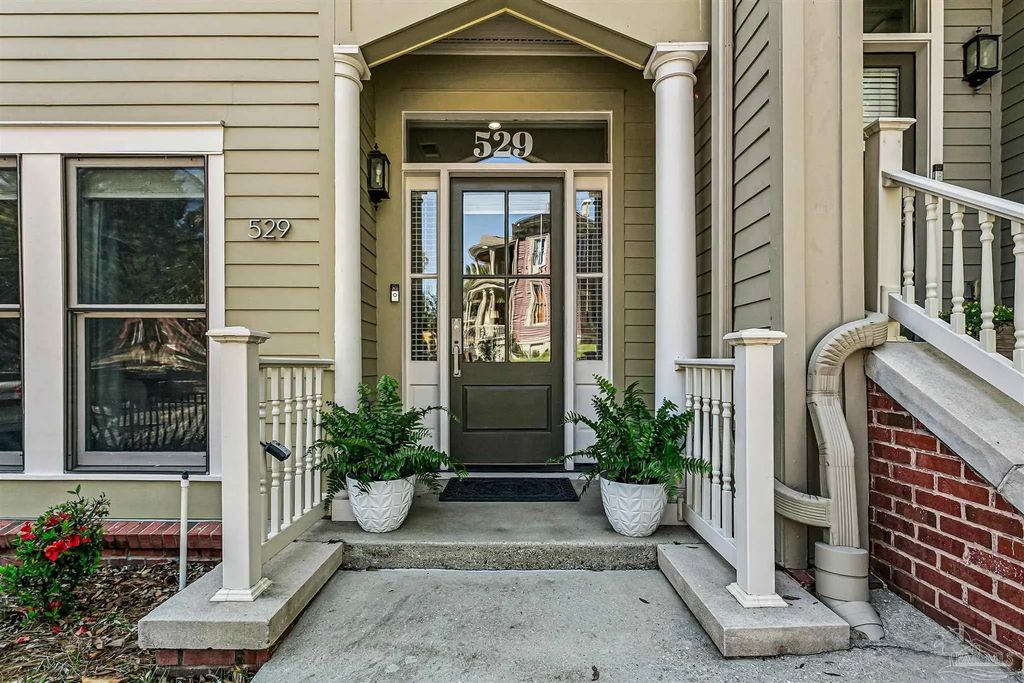 529 N Spring St #4, Pensacola