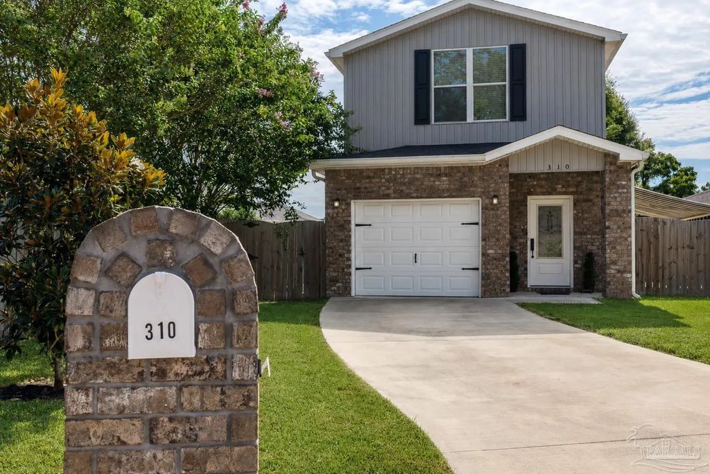 310 Hilburn Pl, Pensacola