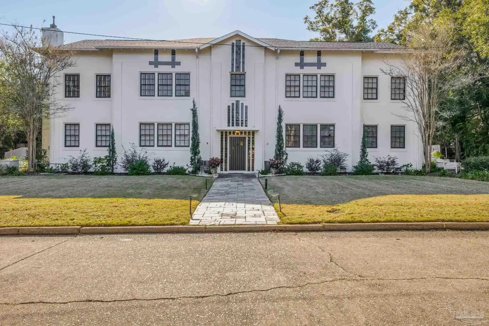 Photo of Listing #675152