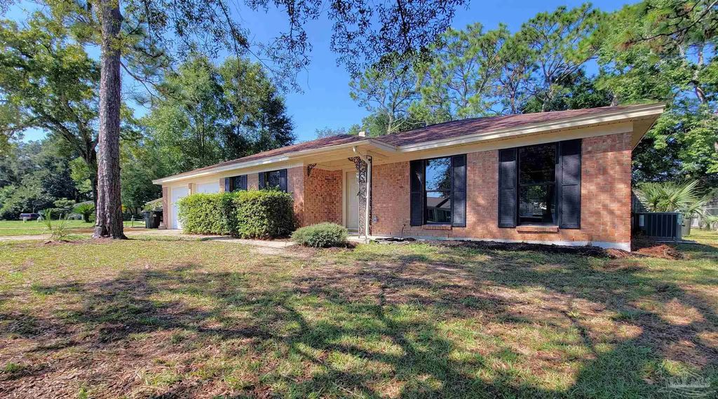 4201 Burtonwood Dr, Pensacola