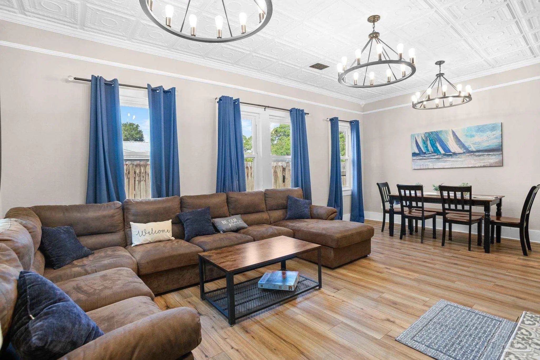 Photo of Listing #673127