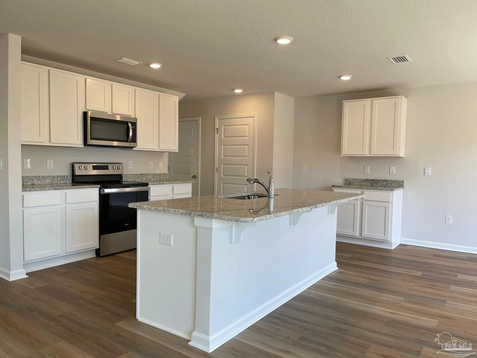 Photo of Listing #662479