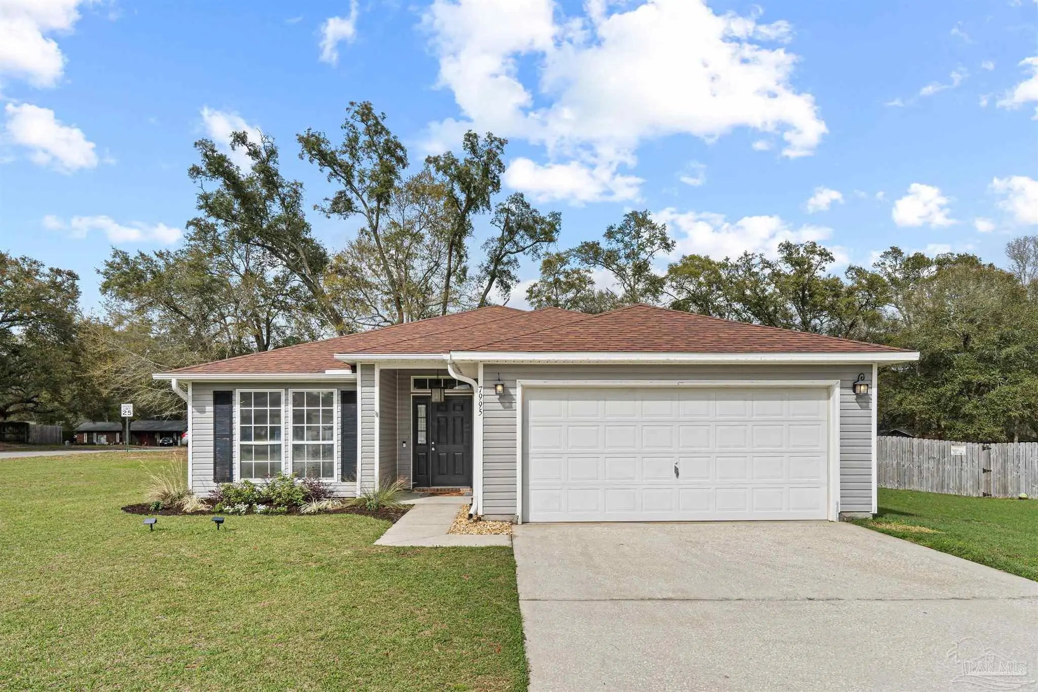 Photo of Listing #679175