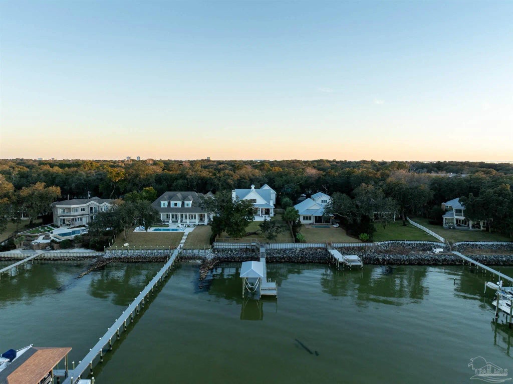 518 Navy Cove Blvd, Gulf Breeze