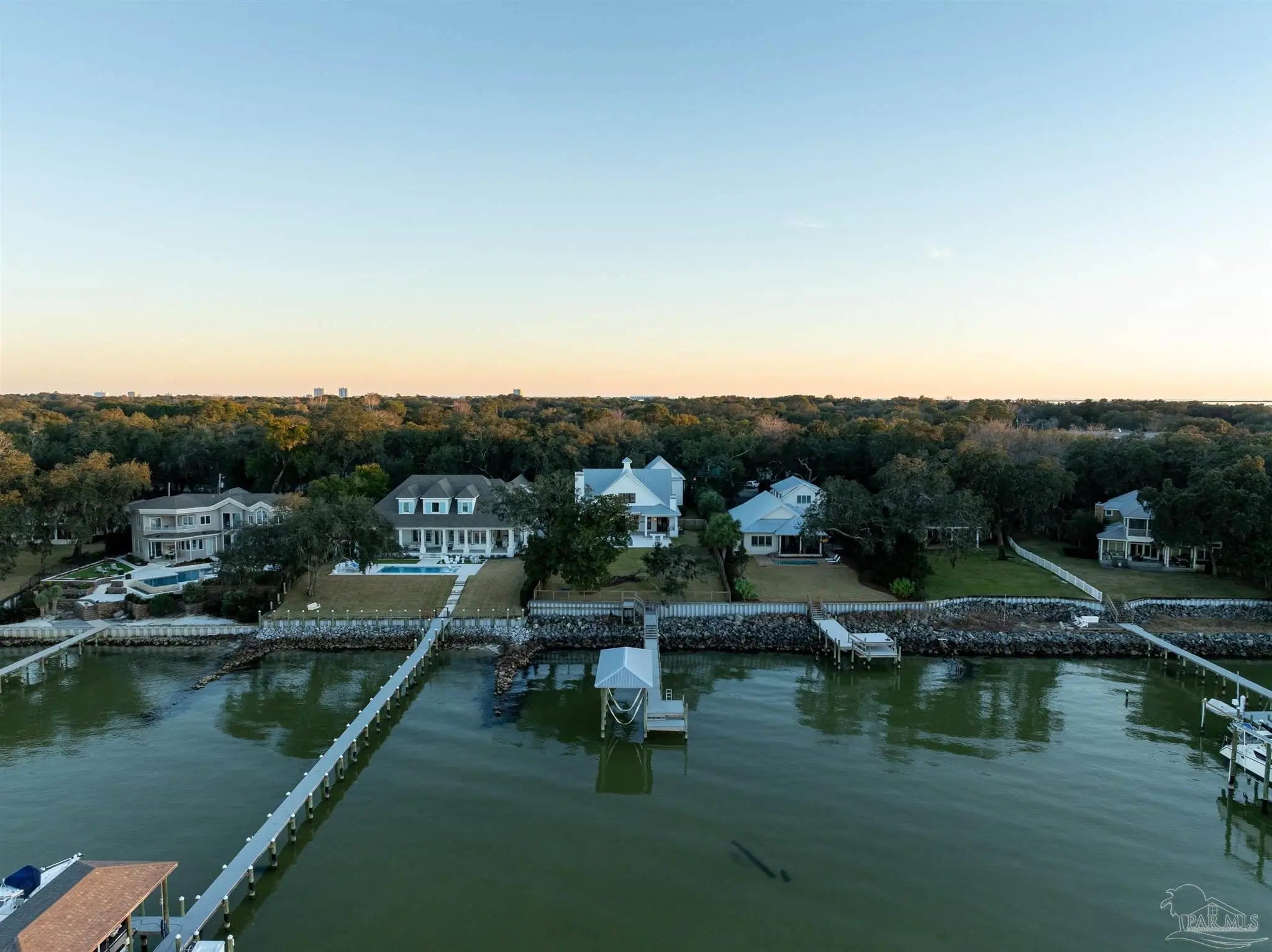 Photo of Listing #676823