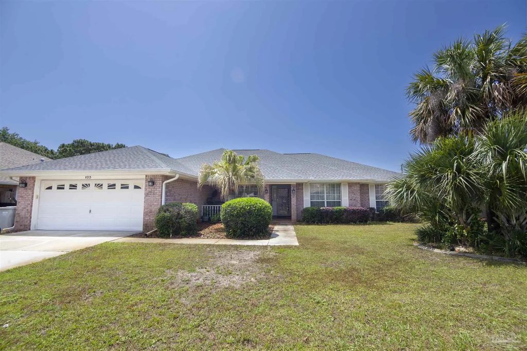 8213 Hartington Dr, Navarre