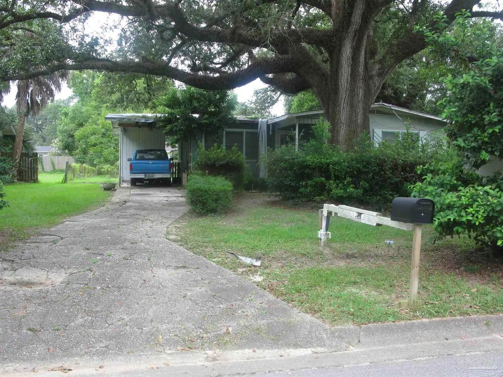 1231 E Maxwell St, Pensacola