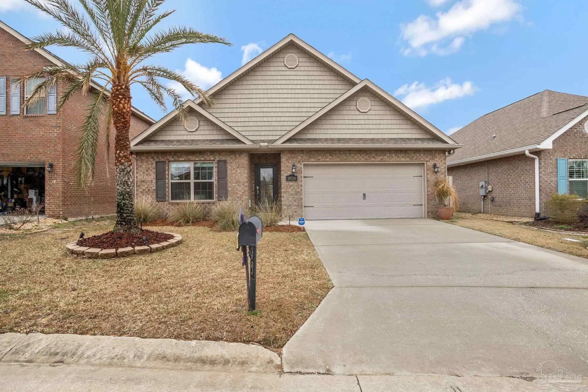 Photo of Listing #677834