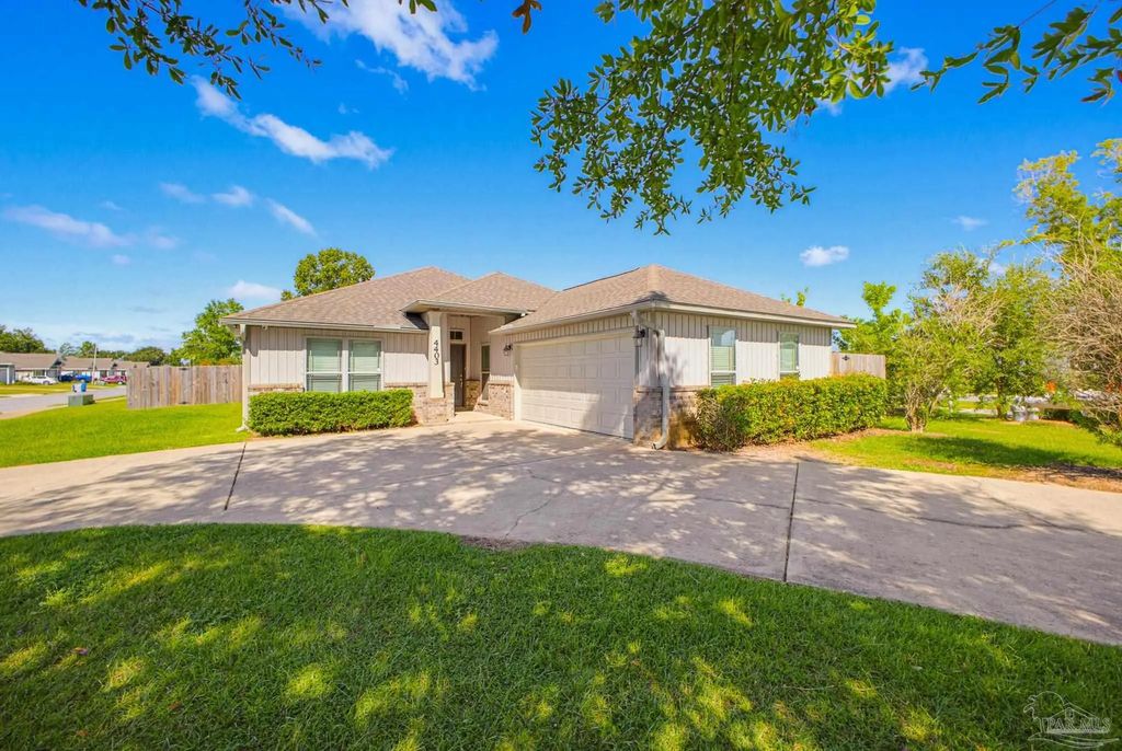 4403 Oak Vista Ln, Pace