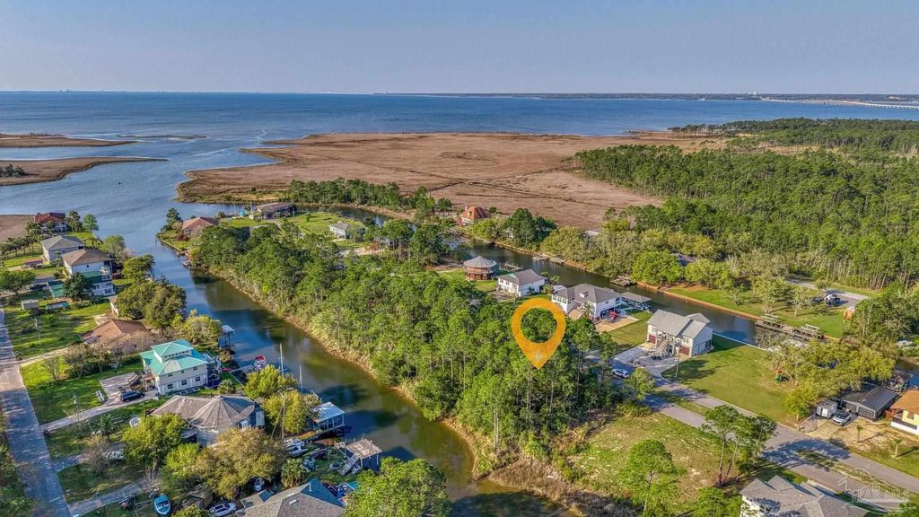 Bayshore Pkwy, Milton