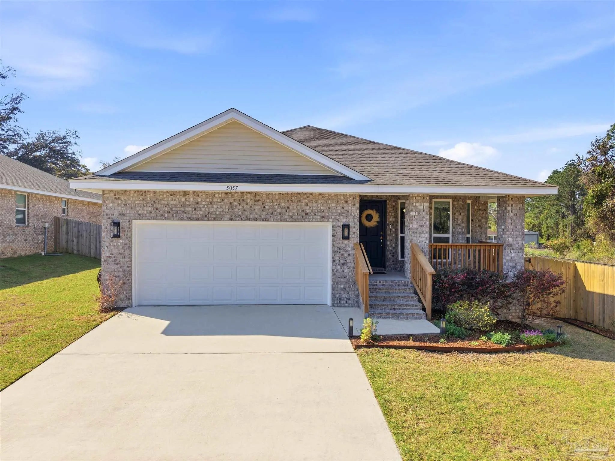 Photo of Listing #680200