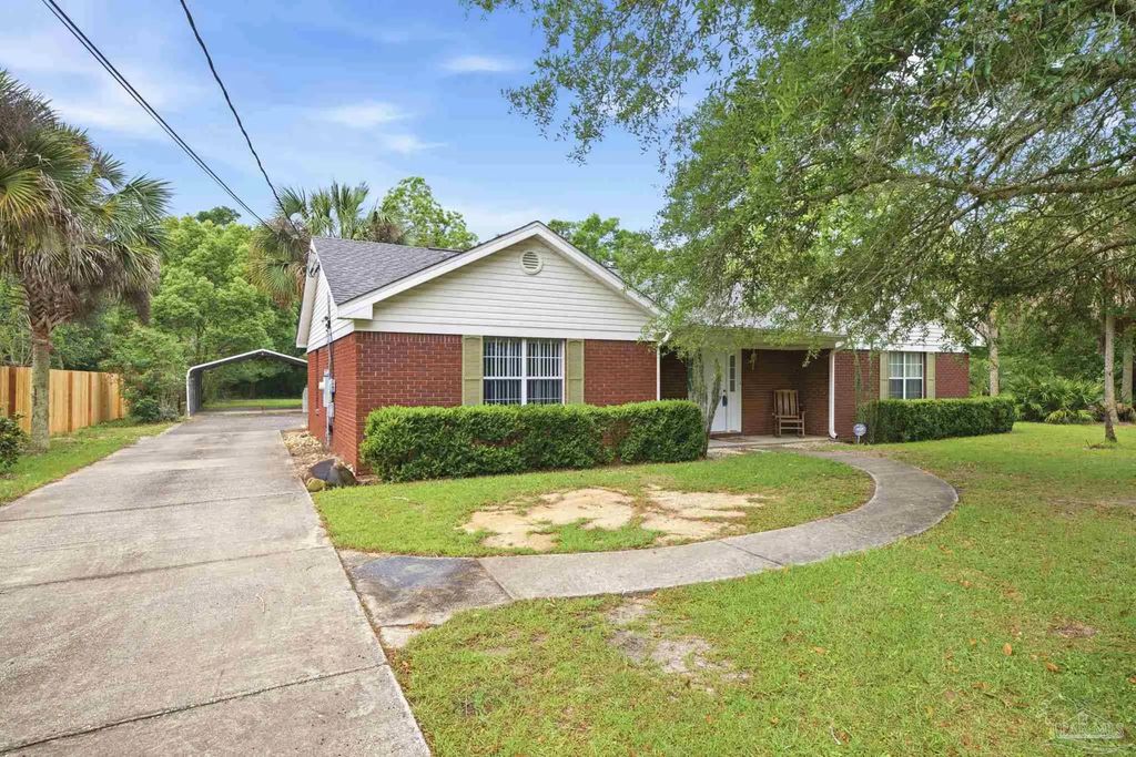 125 Memory Ln, Pensacola