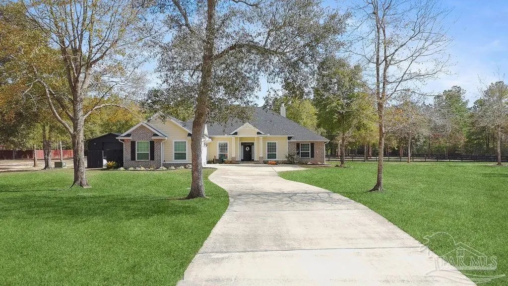 Photo of Listing #677565