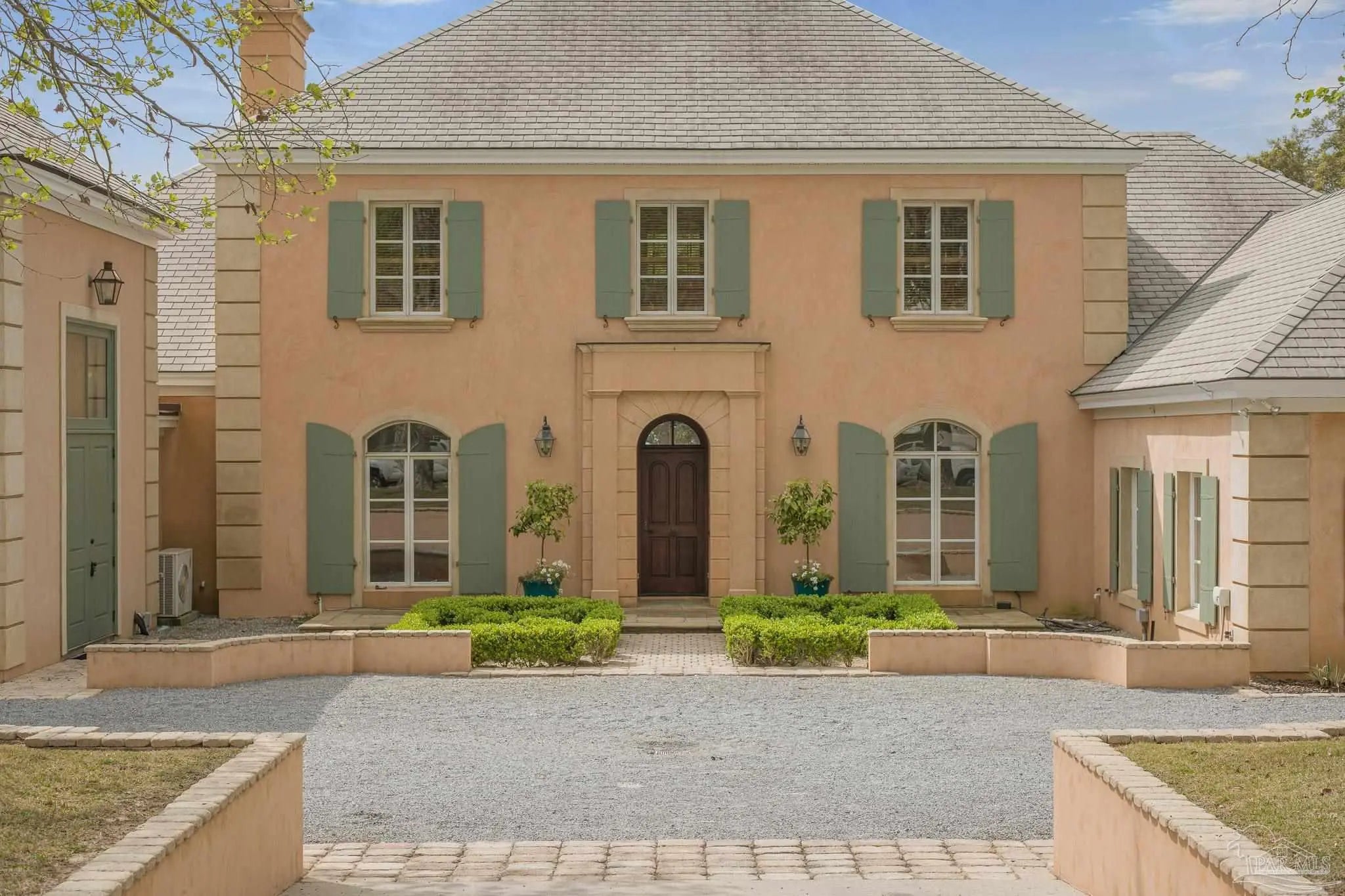 Photo of Listing #666765