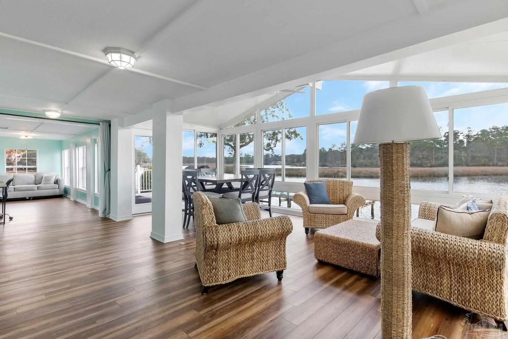 2750 Mercado Dr, Pensacola