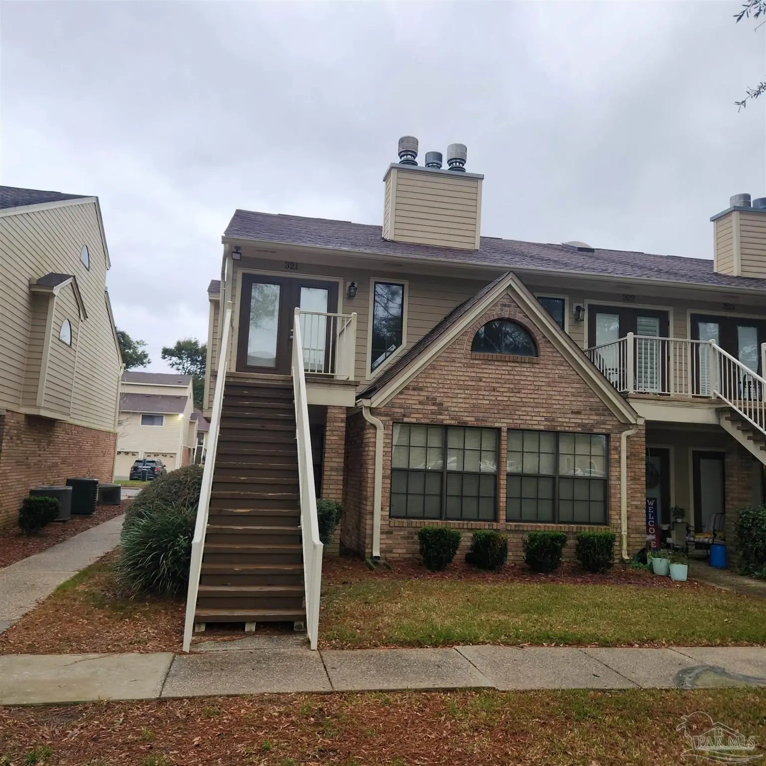 Photo of Listing #675885