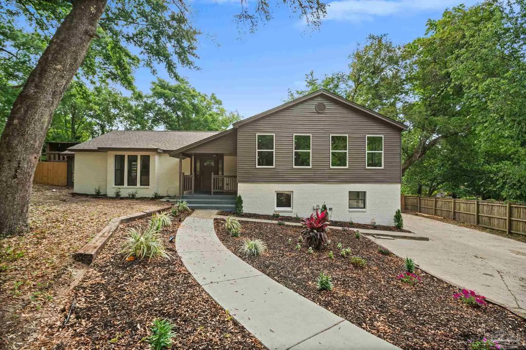 5720 Avenida Robledal, Pensacola