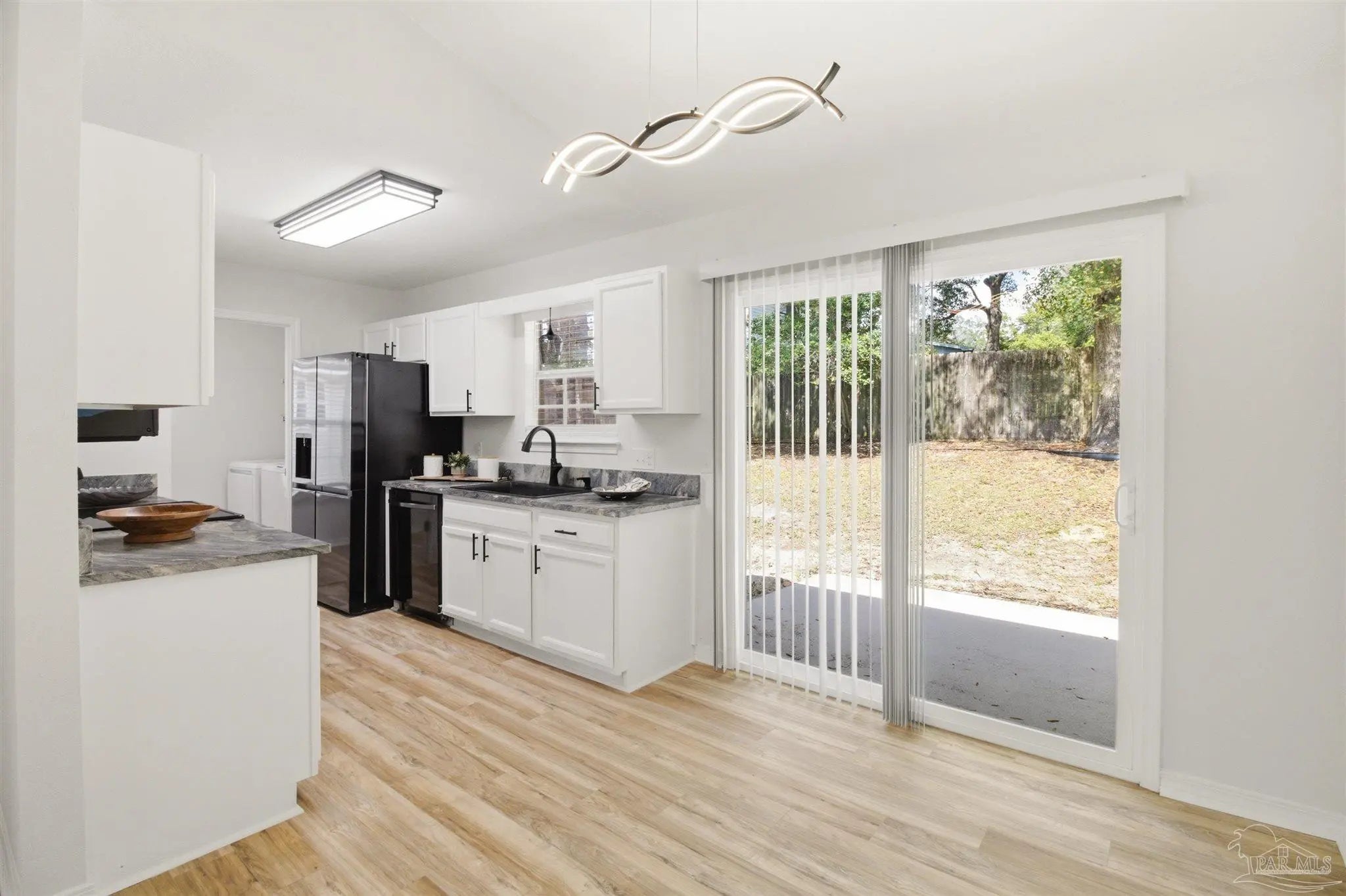 Photo of Listing #678713