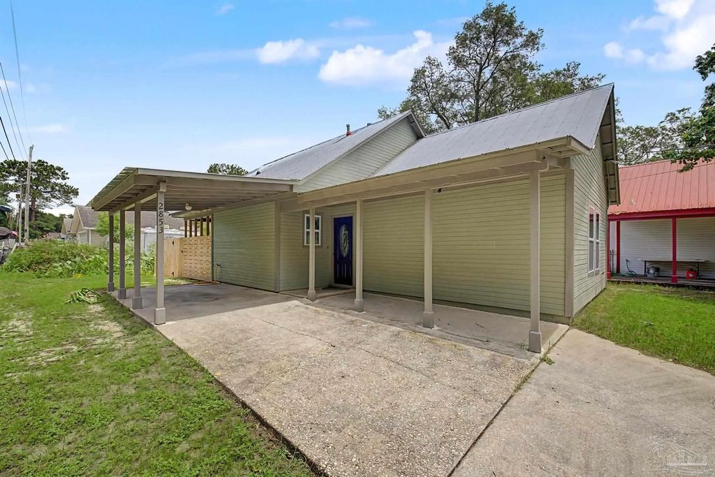 2853 Hidden Springs Cir, Pensacola