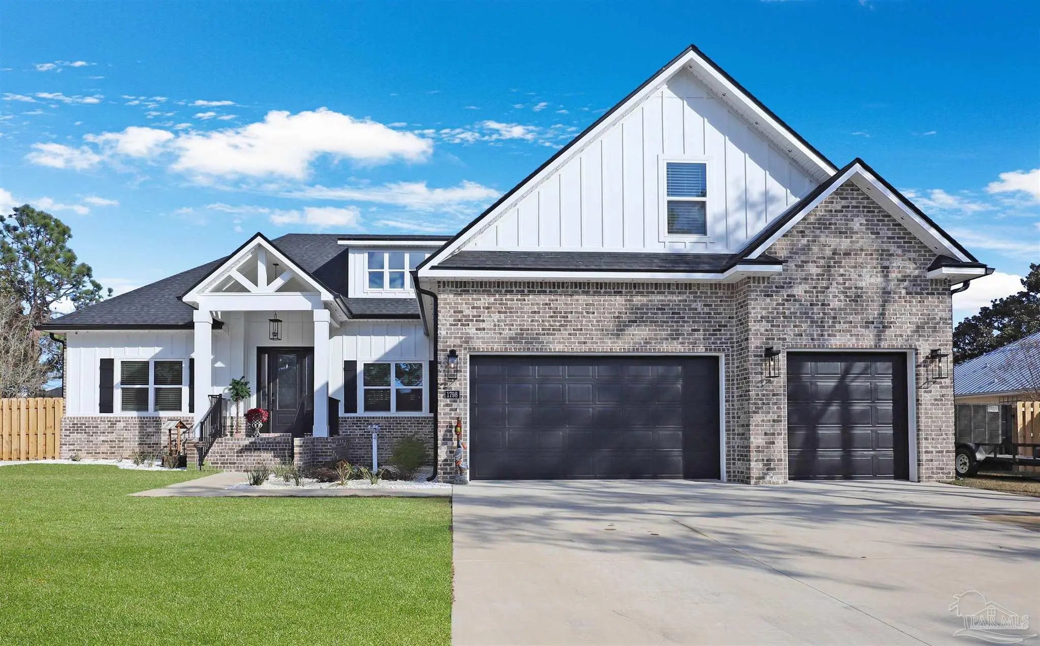 Photo of Listing #677125