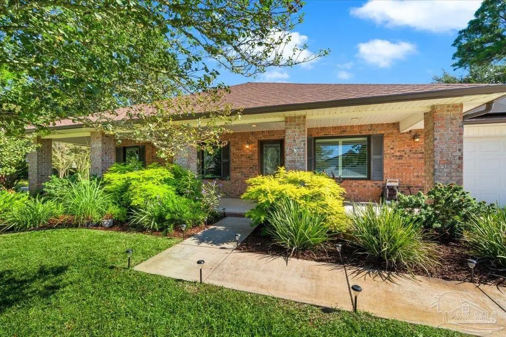 980 Grand Canal St, Gulf Breeze