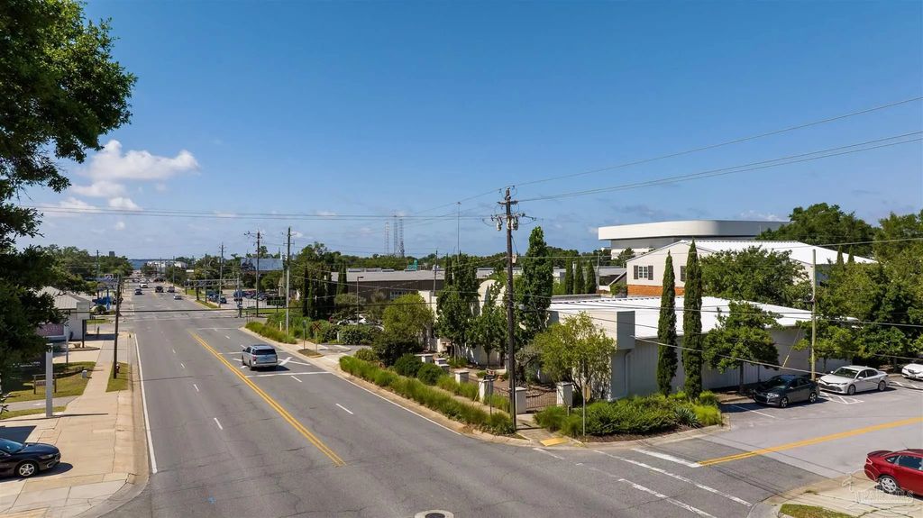 902 E Belmont St, Pensacola