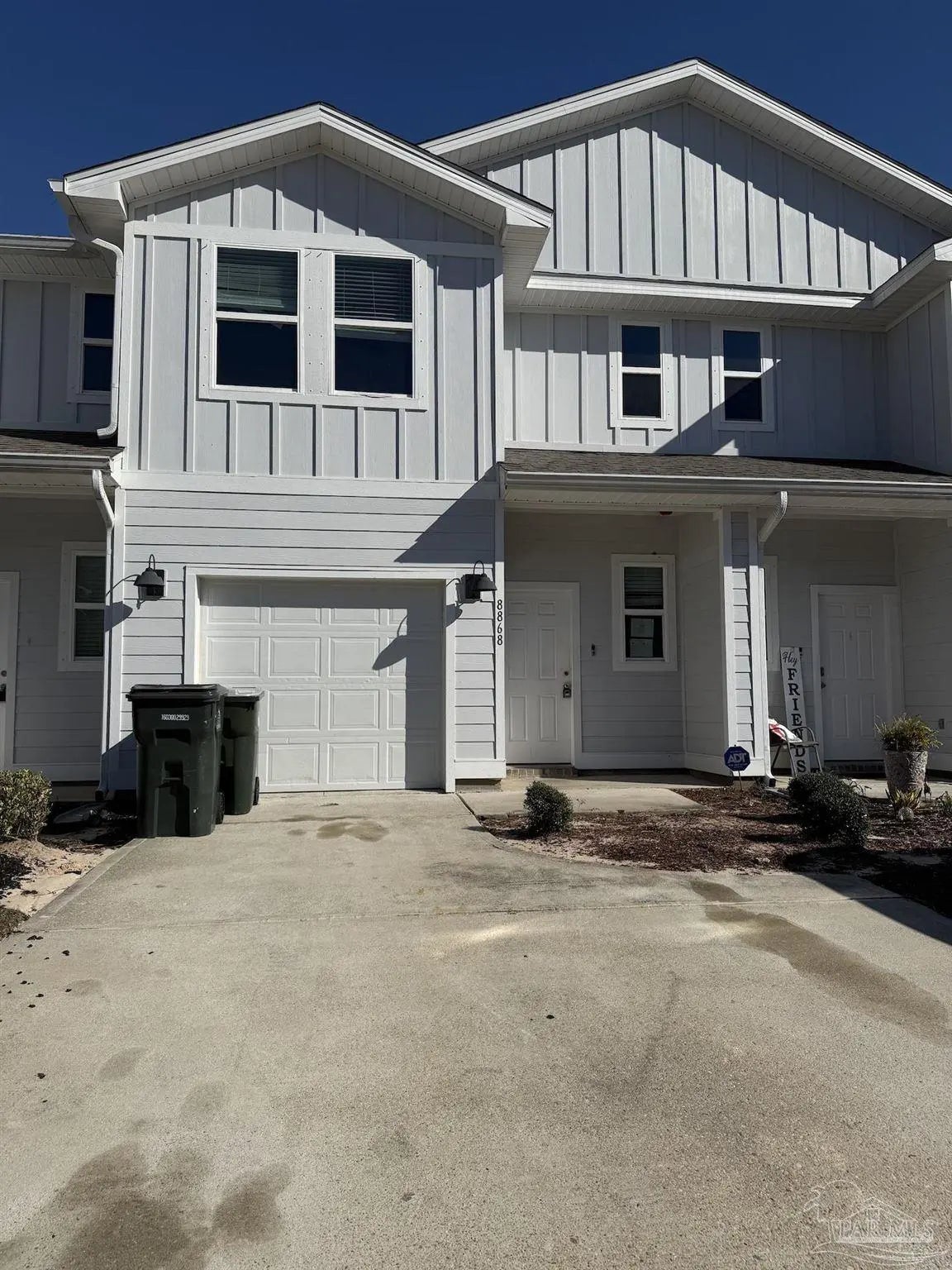 Photo of Listing #676412