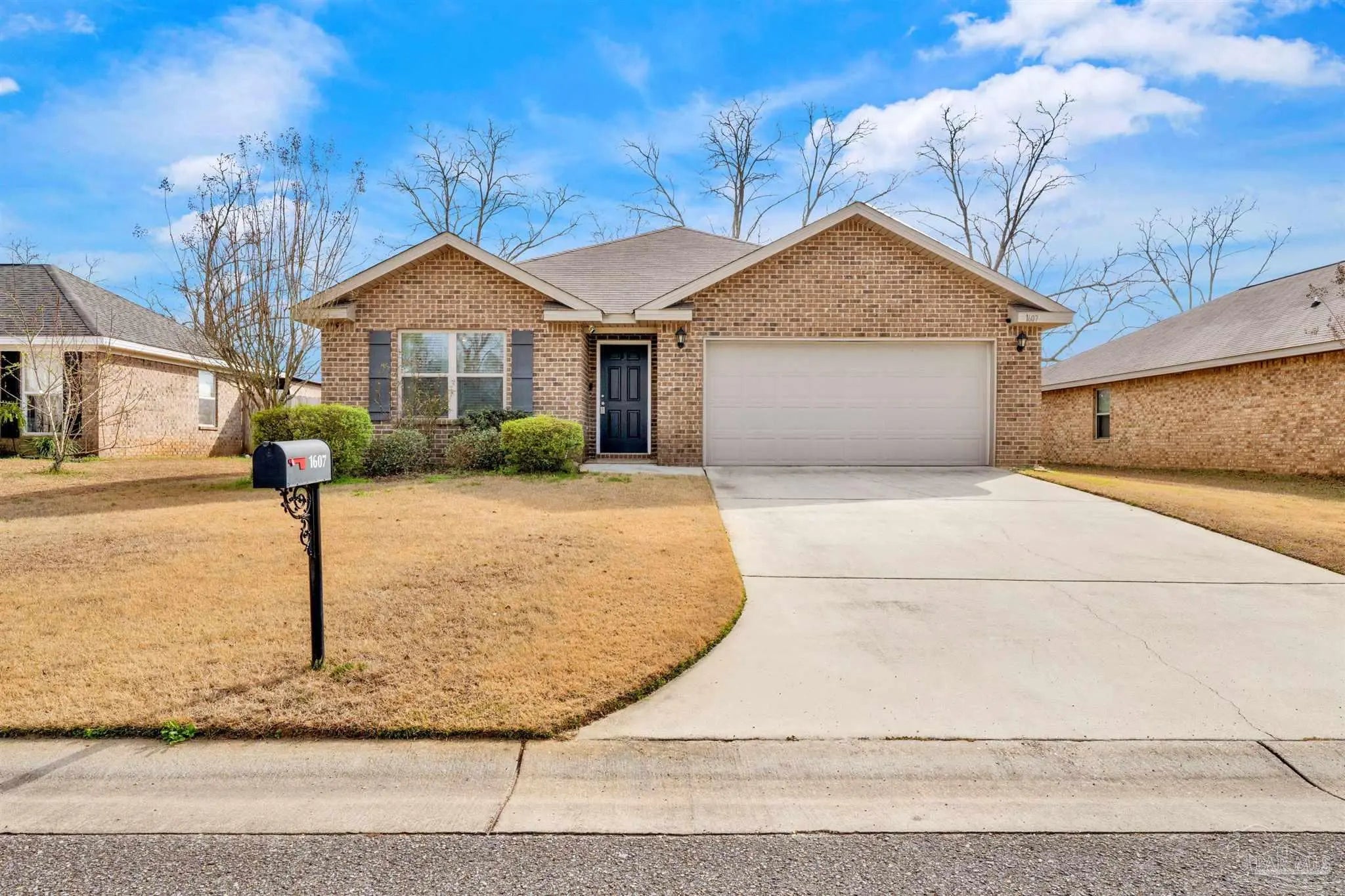 Photo of Listing #677677