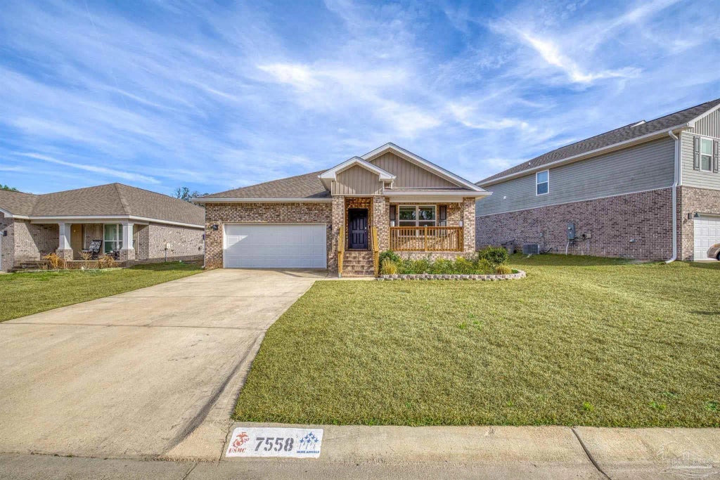 7558 Oak Lake Blvd, Pensacola