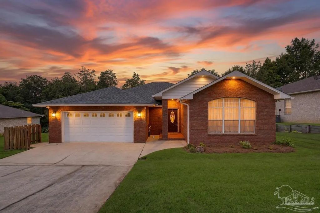 1593 Hunters Creek Cir, Cantonment