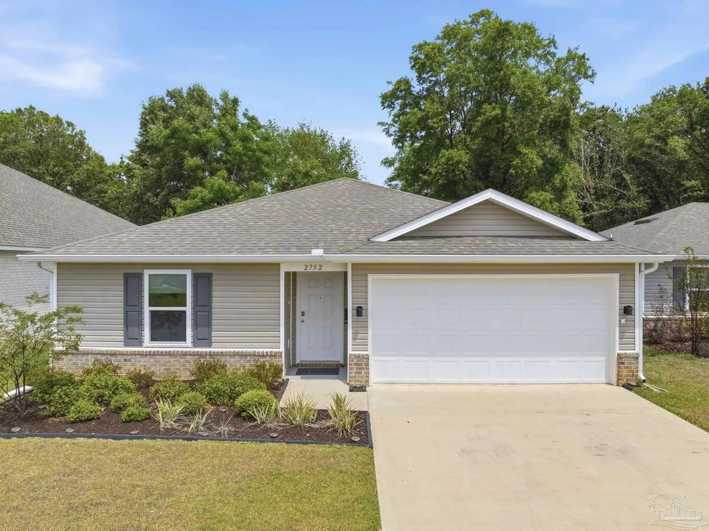 2752 Savannah Michelle Ln, Pensacola
