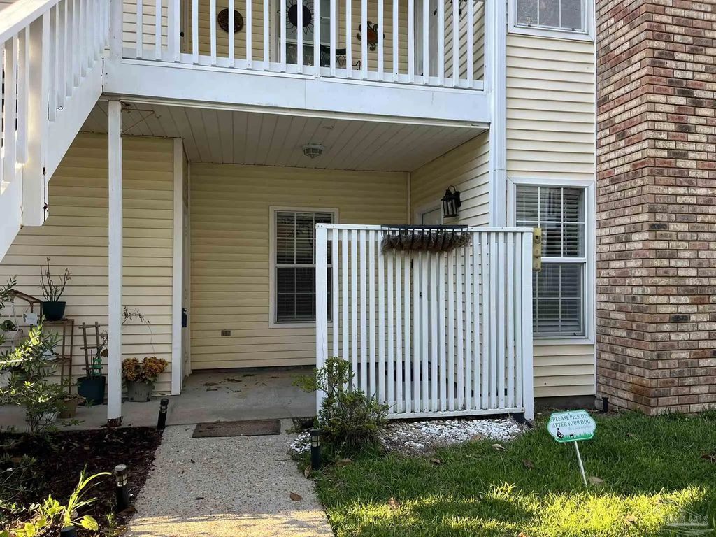 501 E Burgess Rd #c-2, Pensacola