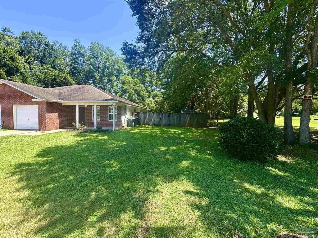 9030 Bowman Ave #b, Pensacola