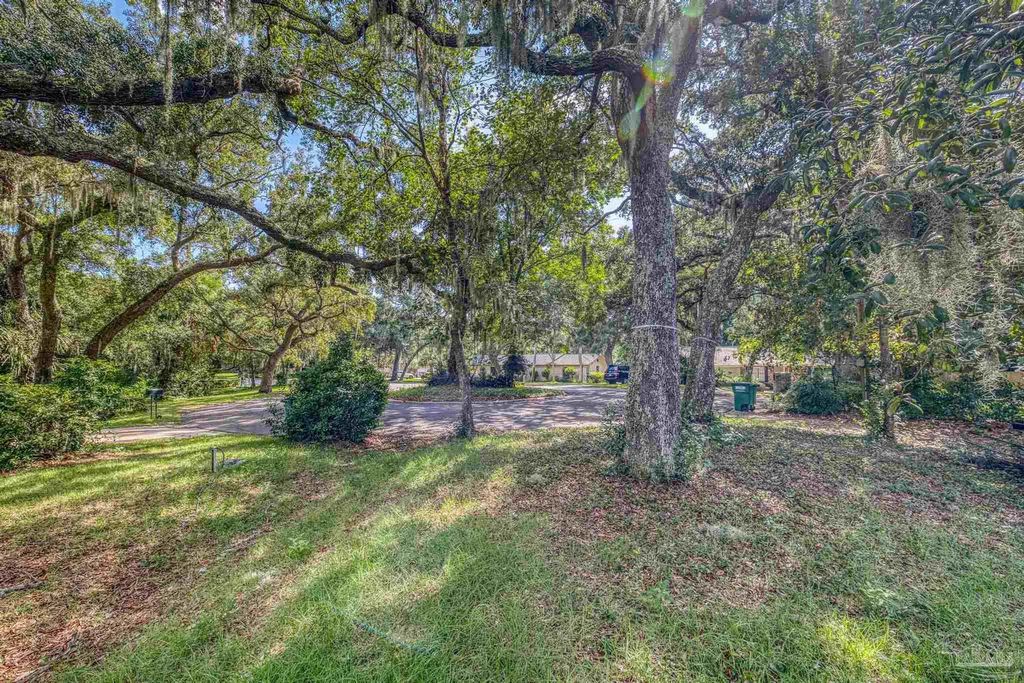 421 Canterbury Ln, Gulf Breeze