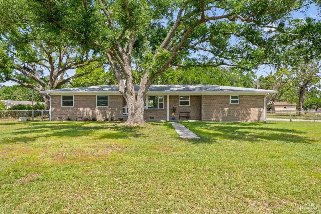 100 S Savannah St, Pensacola