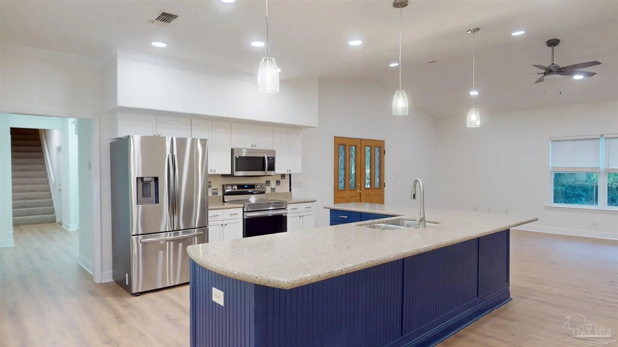 Photo of Listing #673792