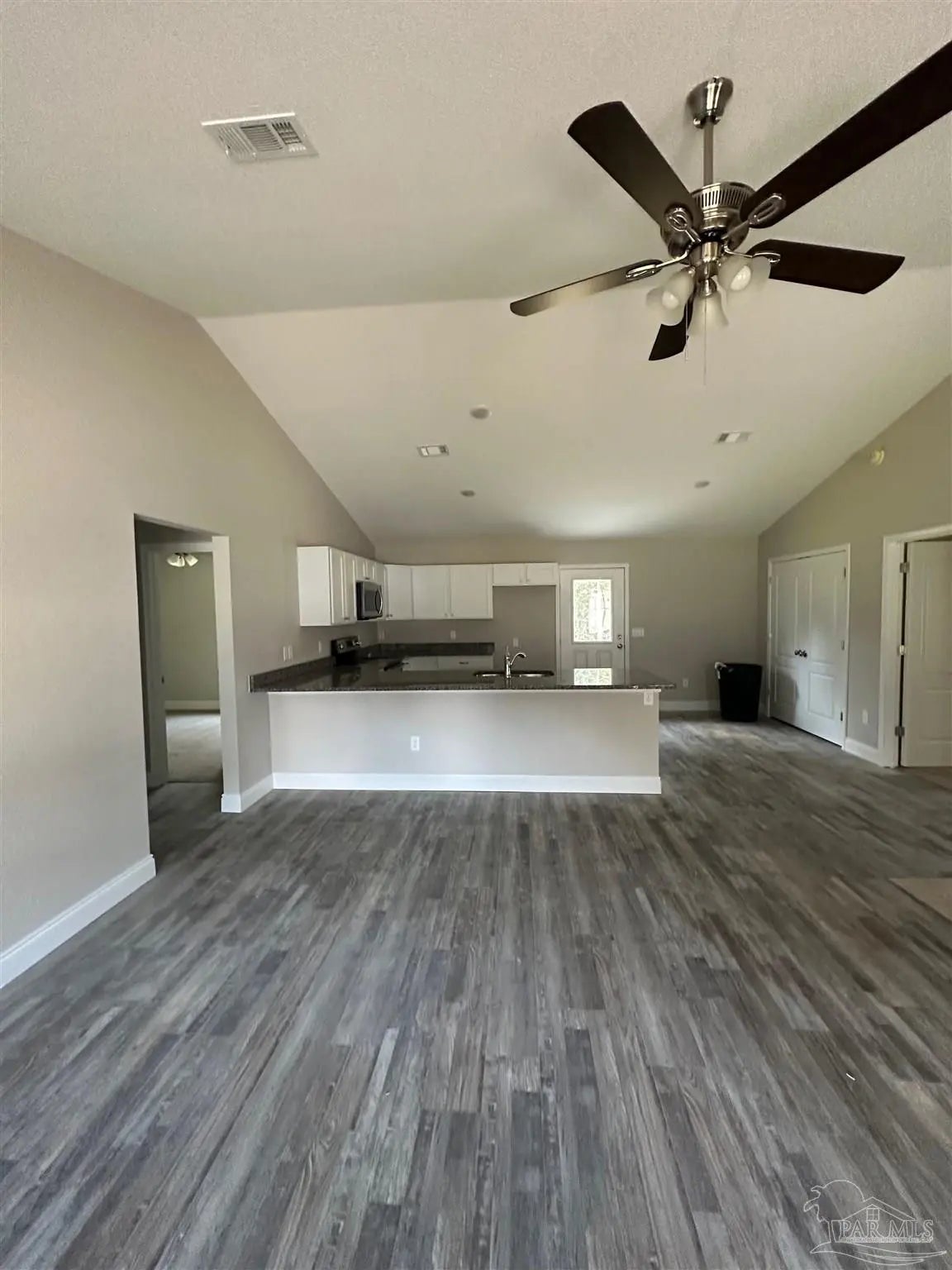 Photo of Listing #680846