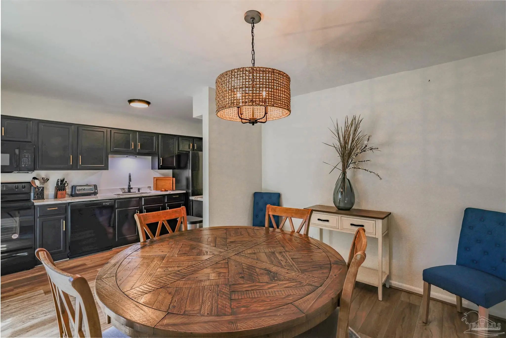 Photo of Listing #669566