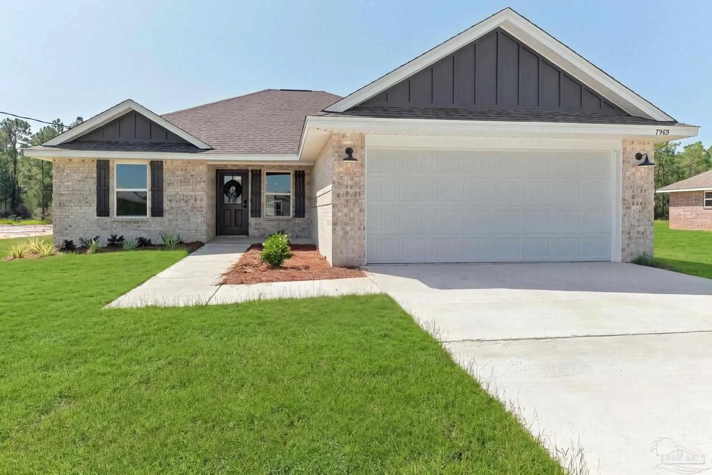 7969 Twin Lake Dr, Milton