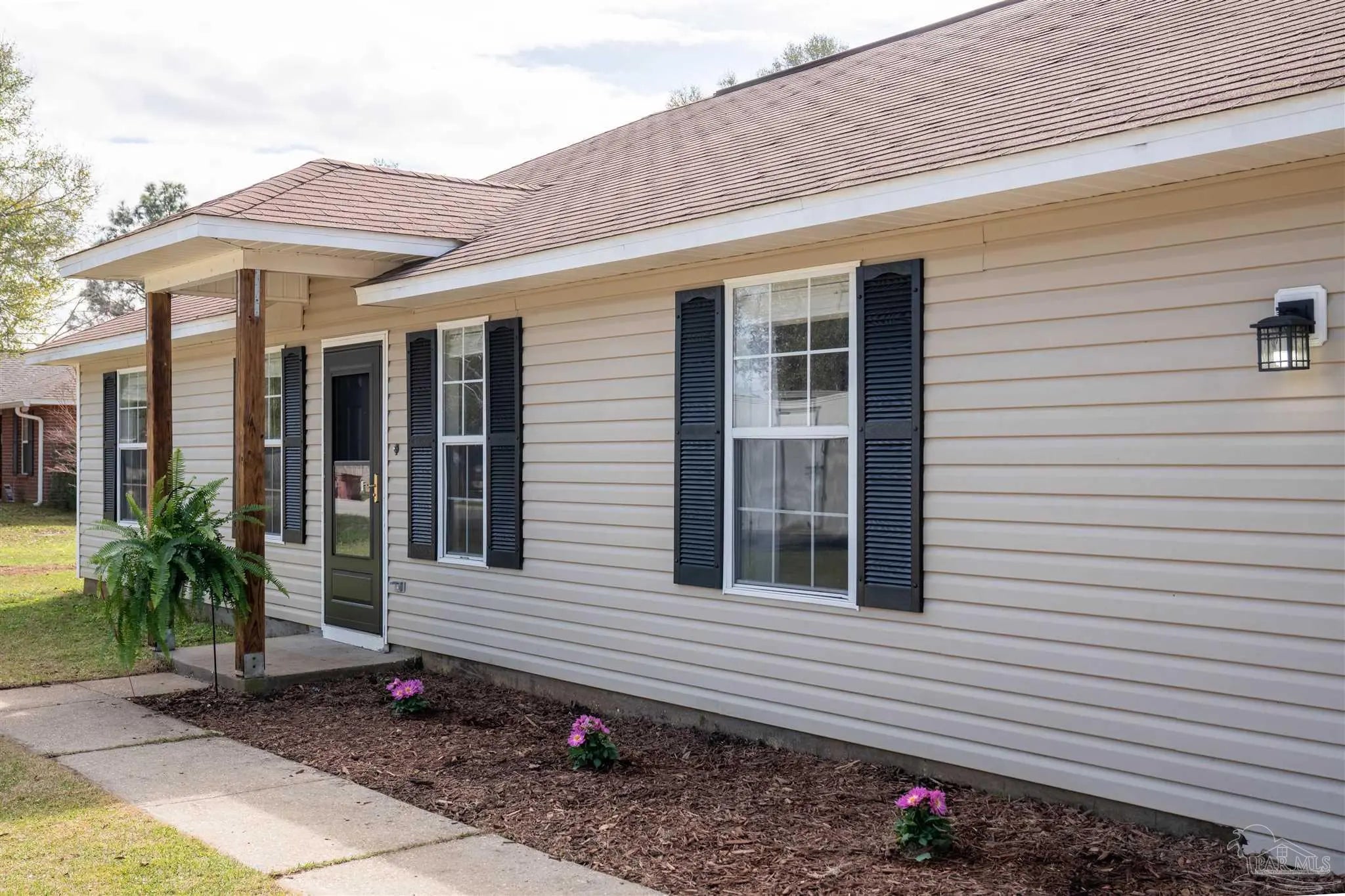 Photo of Listing #678897