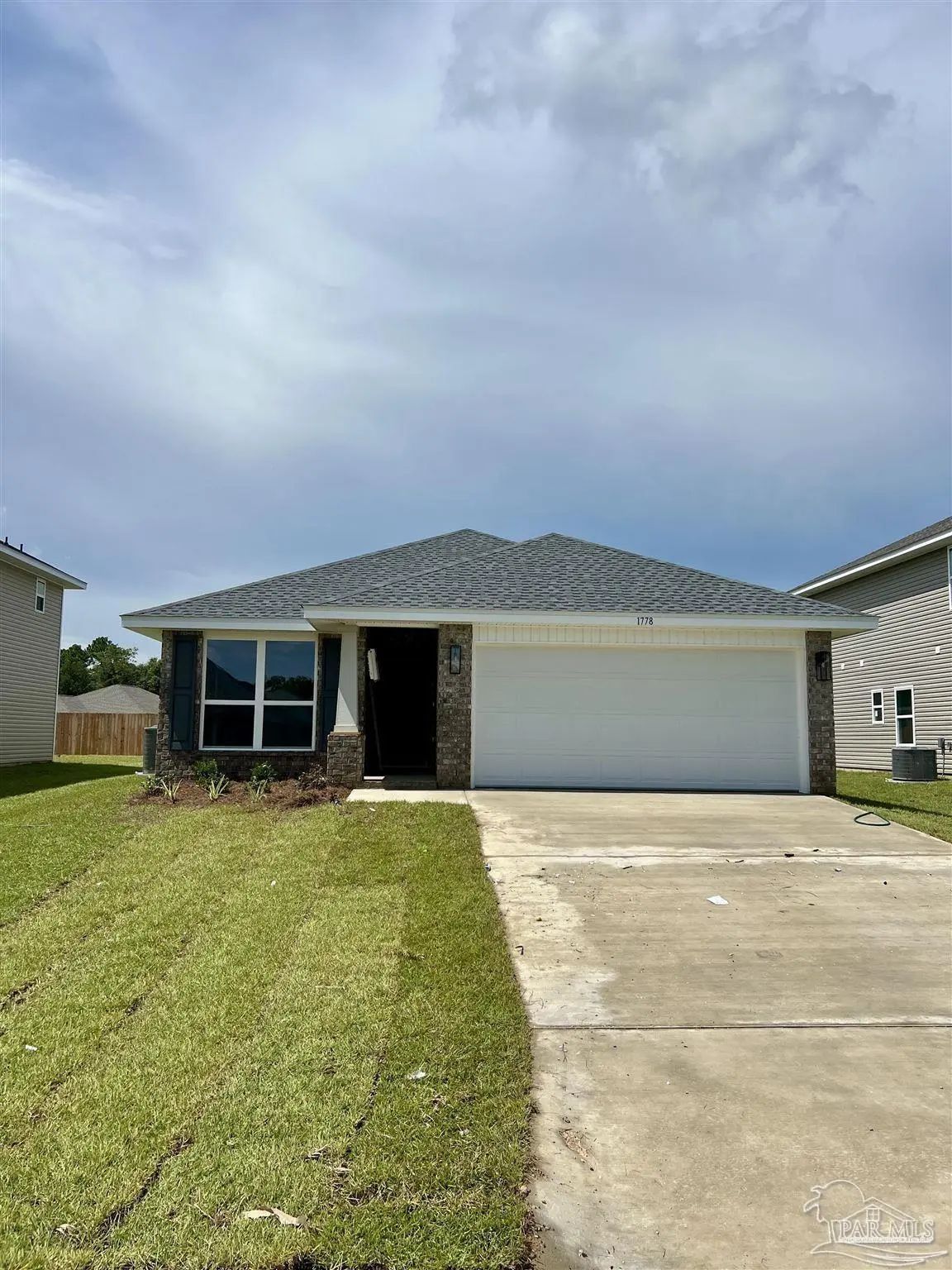 Photo of Listing #687625