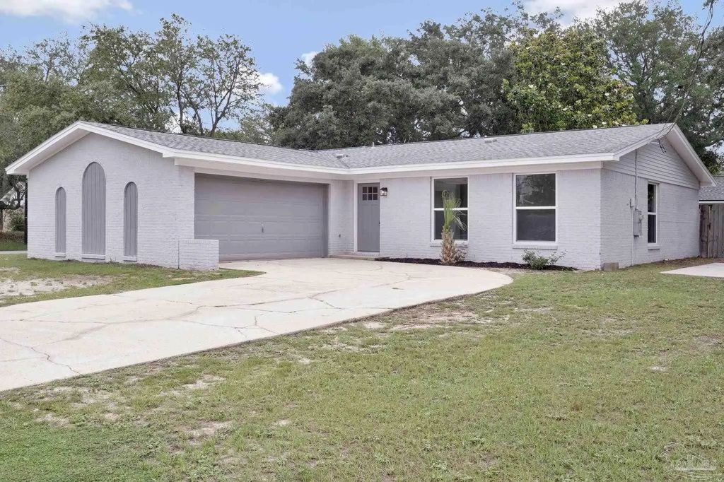 1378 Harvard Dr, Gulf Breeze