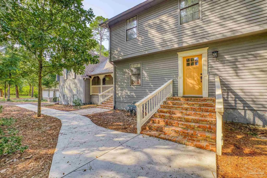 706 Crooked Oak Dr, Pensacola