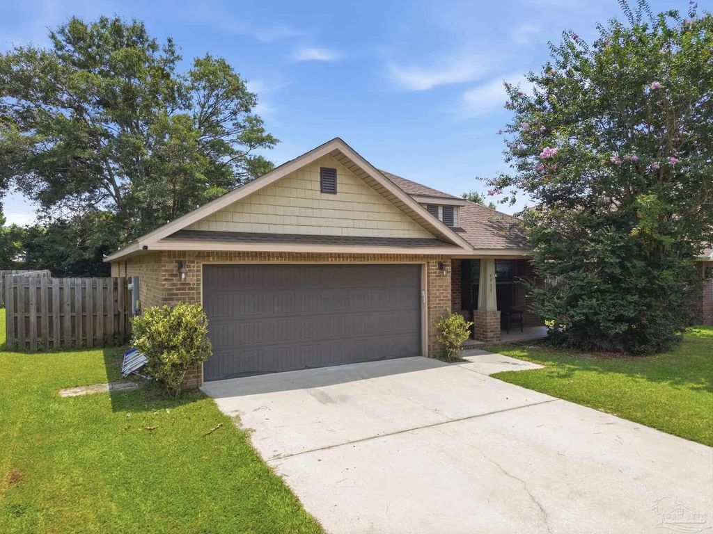 4939 Makenna Cir, Pace