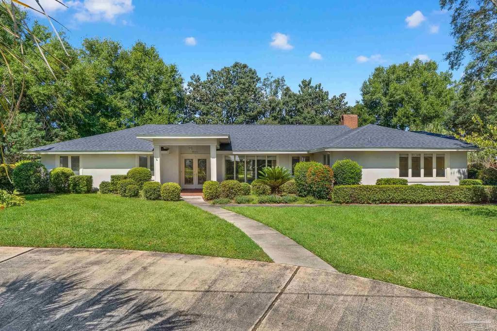 801 Bay Cliffs Rd, Gulf Breeze