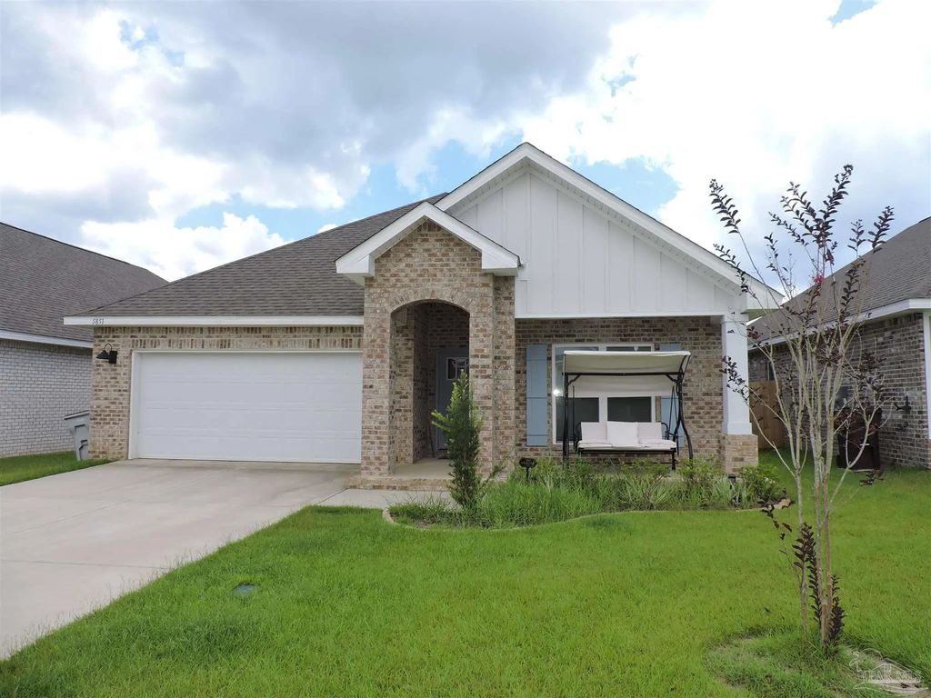 5851 Sargassum Ln, Milton