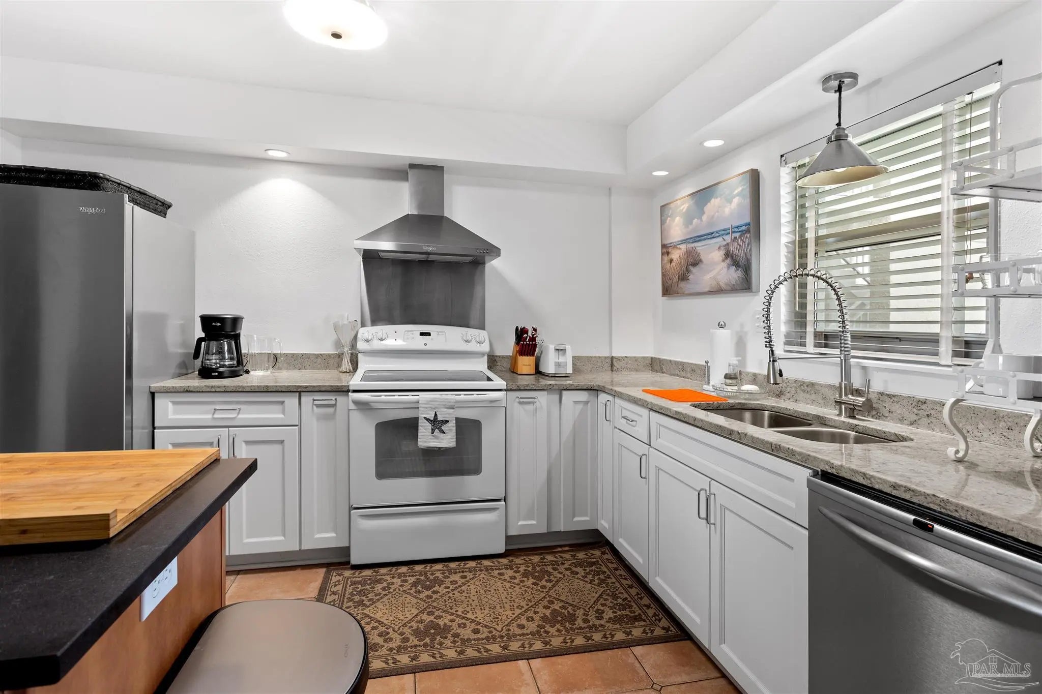 Photo of Listing #680517