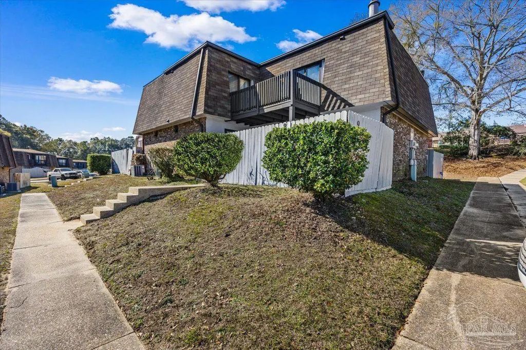 2301 W Michigan Ave #9, Pensacola