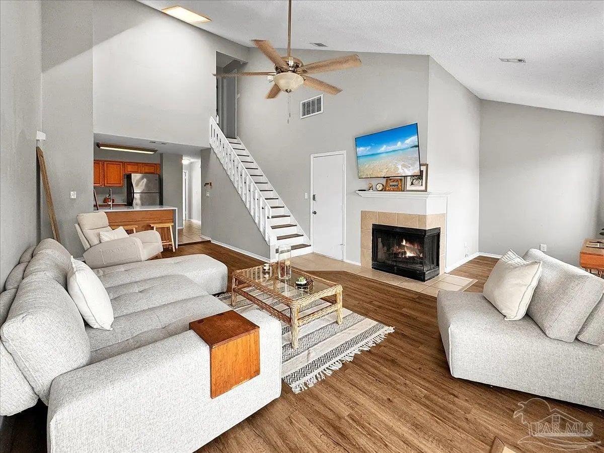 Photo of Listing #677268