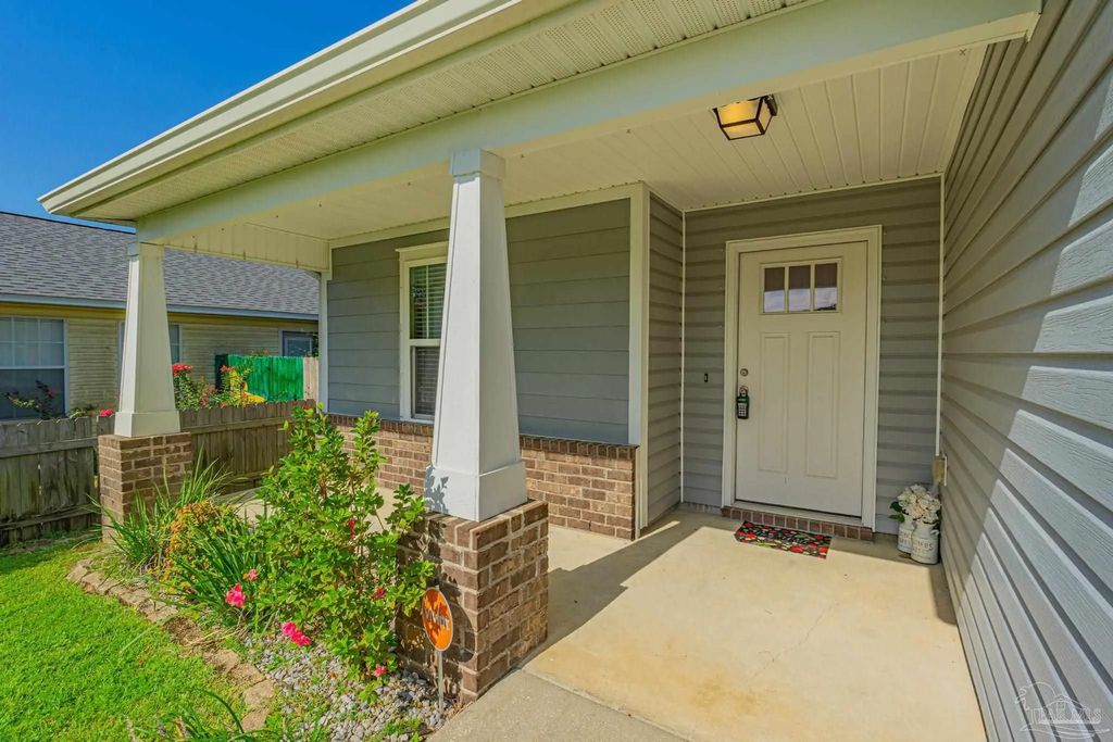 2009 Presidio St, Navarre